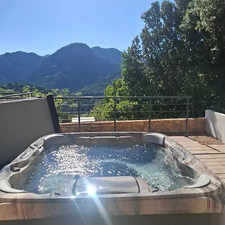 Domaine Le Chemin Des Oliviers Tente Bulle Et Jacuzzi 2 A 4 Personnes Villa *